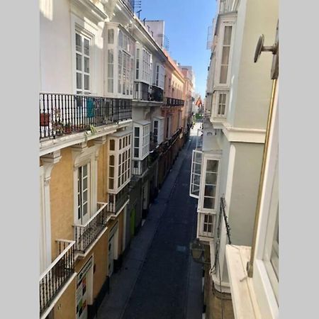 Gatu Premium Villa Libertad, Preferente Mayores De 25 Anos Y Familias 加的斯 外观 照片