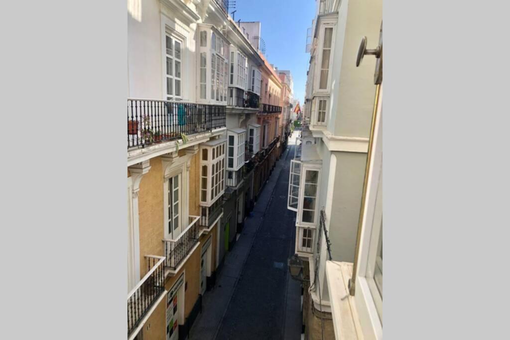 Gatu Premium Villa Libertad, Preferente Mayores De 25 Anos Y Familias 加的斯 外观 照片