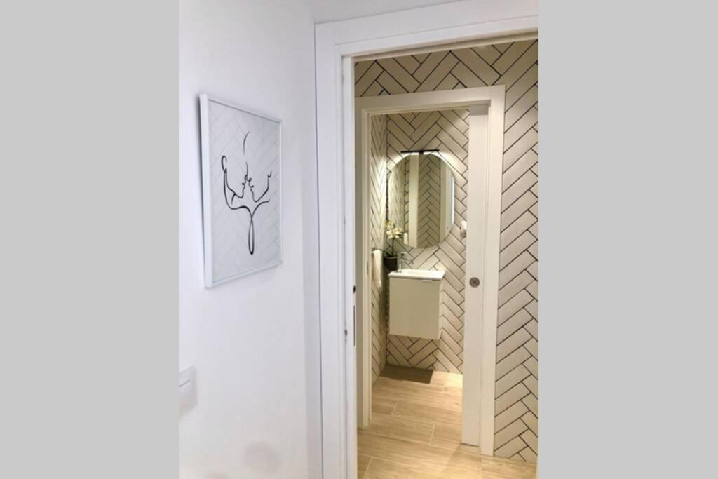 Gatu Premium Villa Libertad, Preferente Mayores De 25 Anos Y Familias 加的斯 外观 照片