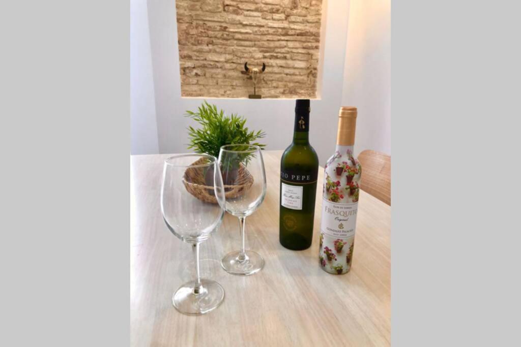 Gatu Premium Villa Libertad, Preferente Mayores De 25 Anos Y Familias 加的斯 外观 照片
