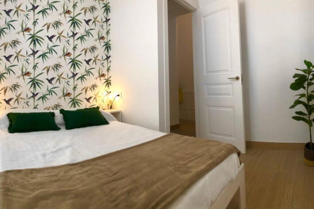 Gatu Premium Villa Libertad, Preferente Mayores De 25 Anos Y Familias 加的斯 外观 照片