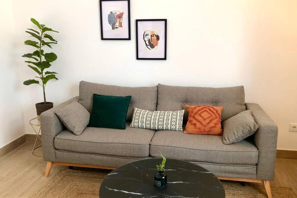 Gatu Premium Villa Libertad, Preferente Mayores De 25 Anos Y Familias 加的斯 外观 照片
