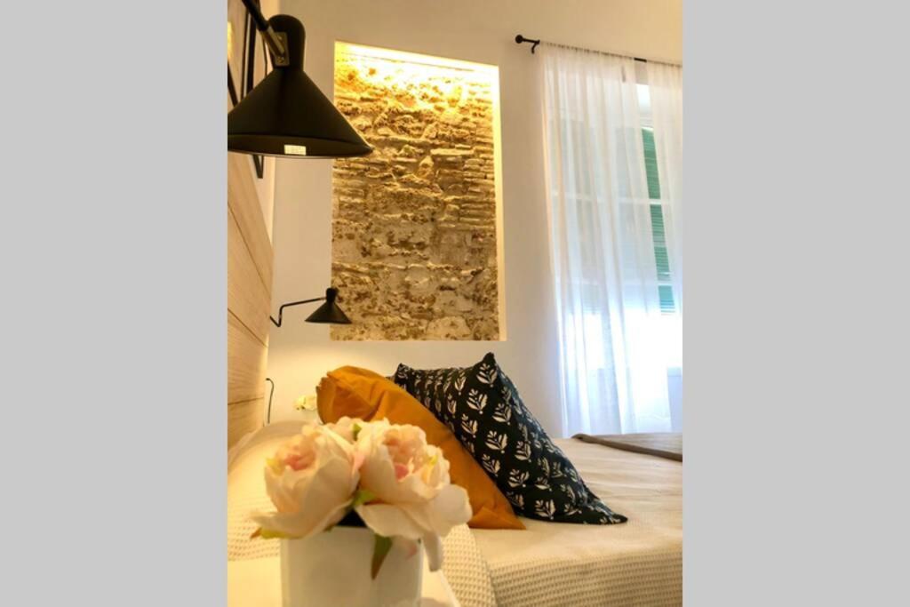 Gatu Premium Villa Libertad, Preferente Mayores De 25 Anos Y Familias 加的斯 外观 照片